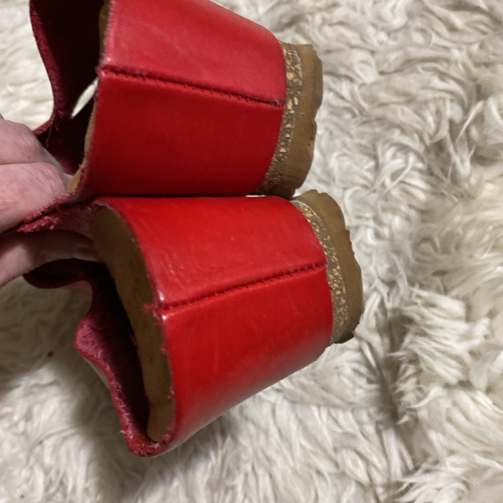 Yokono Candela Red Leather Criss Cross Cork‎ Wedge Slip on Sandals
WMs 9US 40EU - Picture 9 of 10